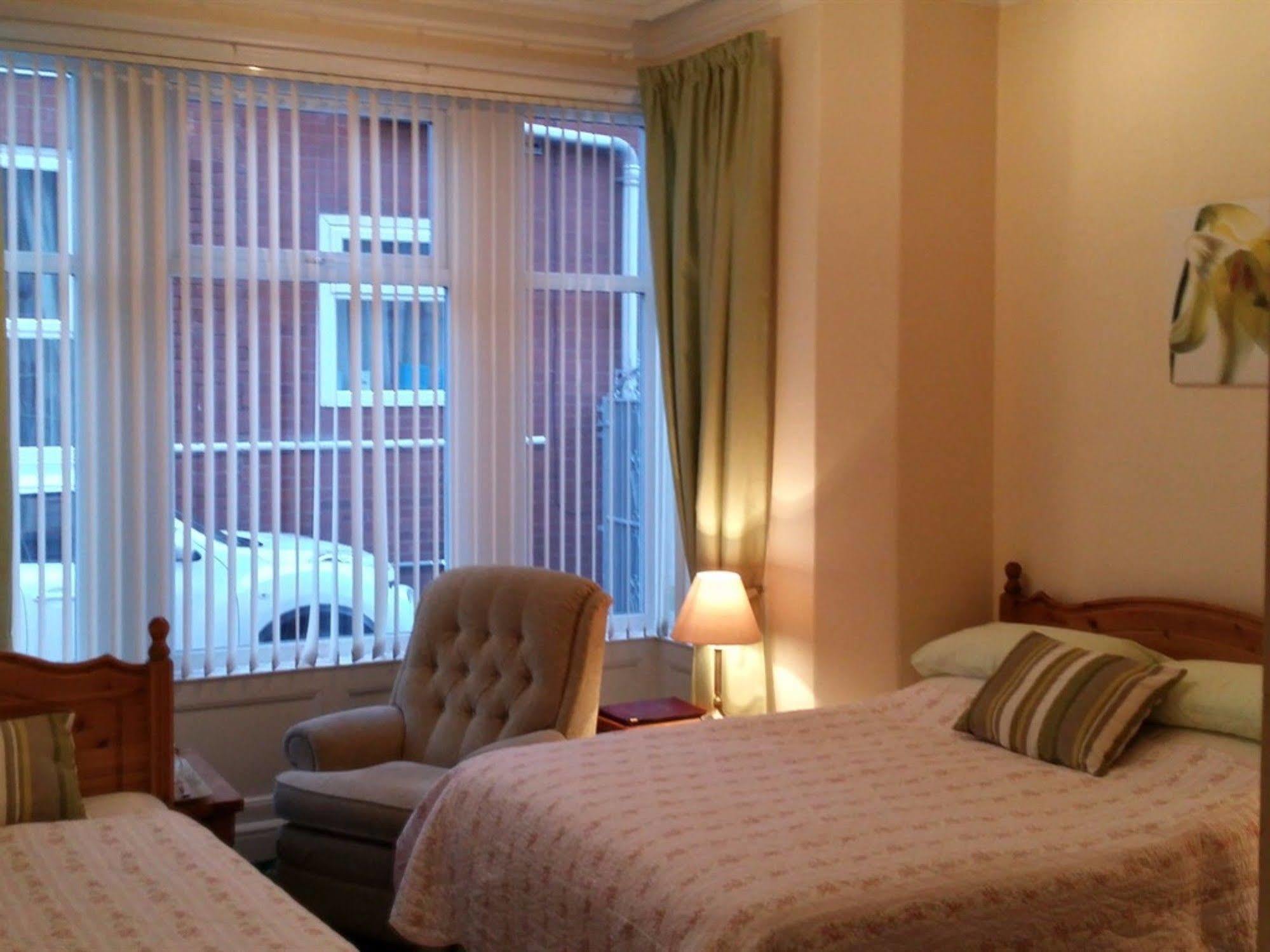 Bed and Breakfast Eden House Blackpool Esterno foto